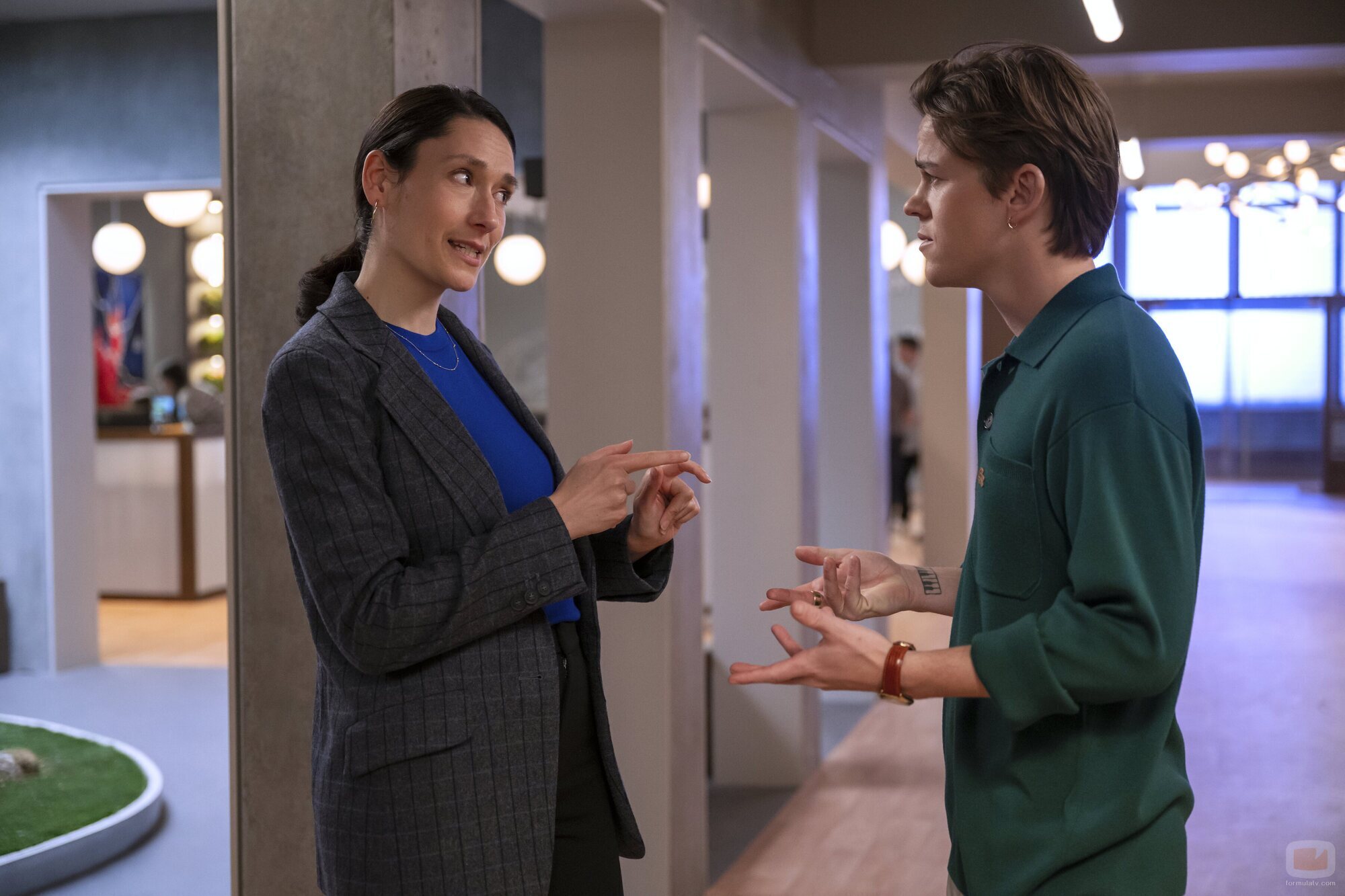 Still de Sian Clifford y John Owen Lowe en el 2x02 de 'Unstable'