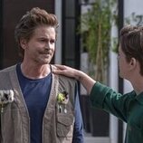 Still de Rob Lowe y John Owen Lowe en Capítulo 2 titulado 'La victoria será mía' de 'Inestable'
