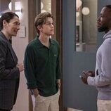 Sian Clifford y John Owen Lowe en 2x02 titulado 'La victoria será mía' de 'Inestable'