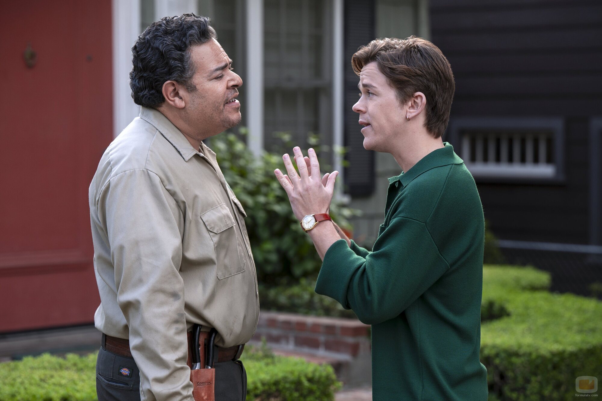 Frank Gallegos y John Owen Lowe en la temporada 2 y el capítulo 02 de 'Inestable'