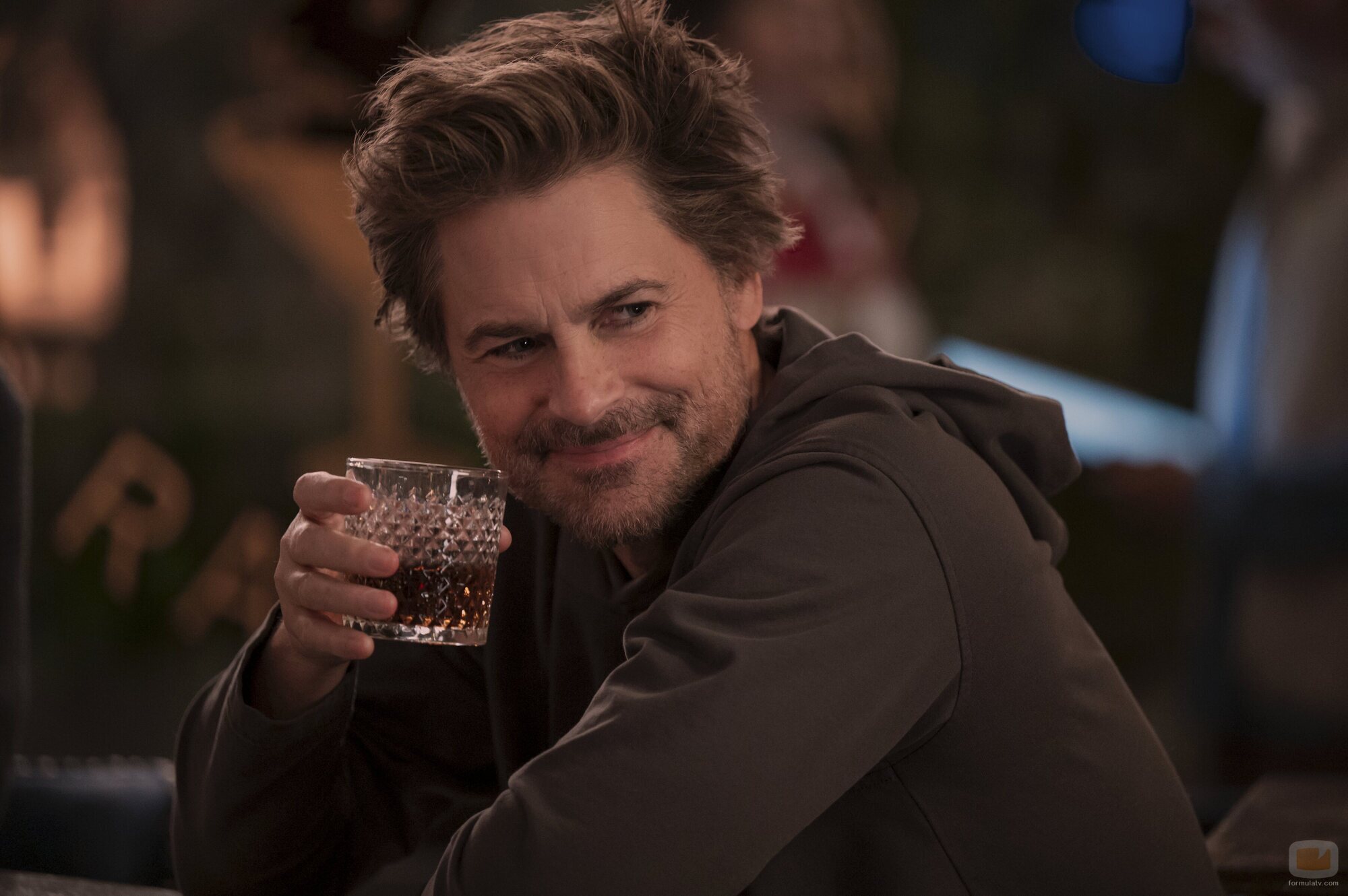 Rob Lowe en Capítulo 3 titulado 'Retiro de empresa' de 'Inestable'