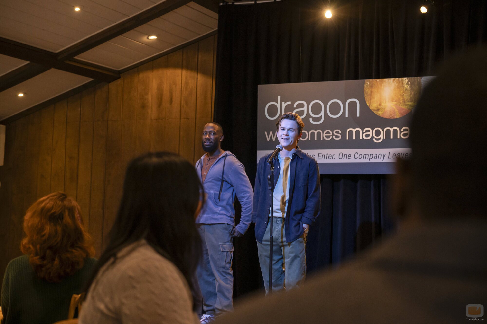 Lamorne Morris y John Owen Lowe en el 2x03 de 'Unstable'