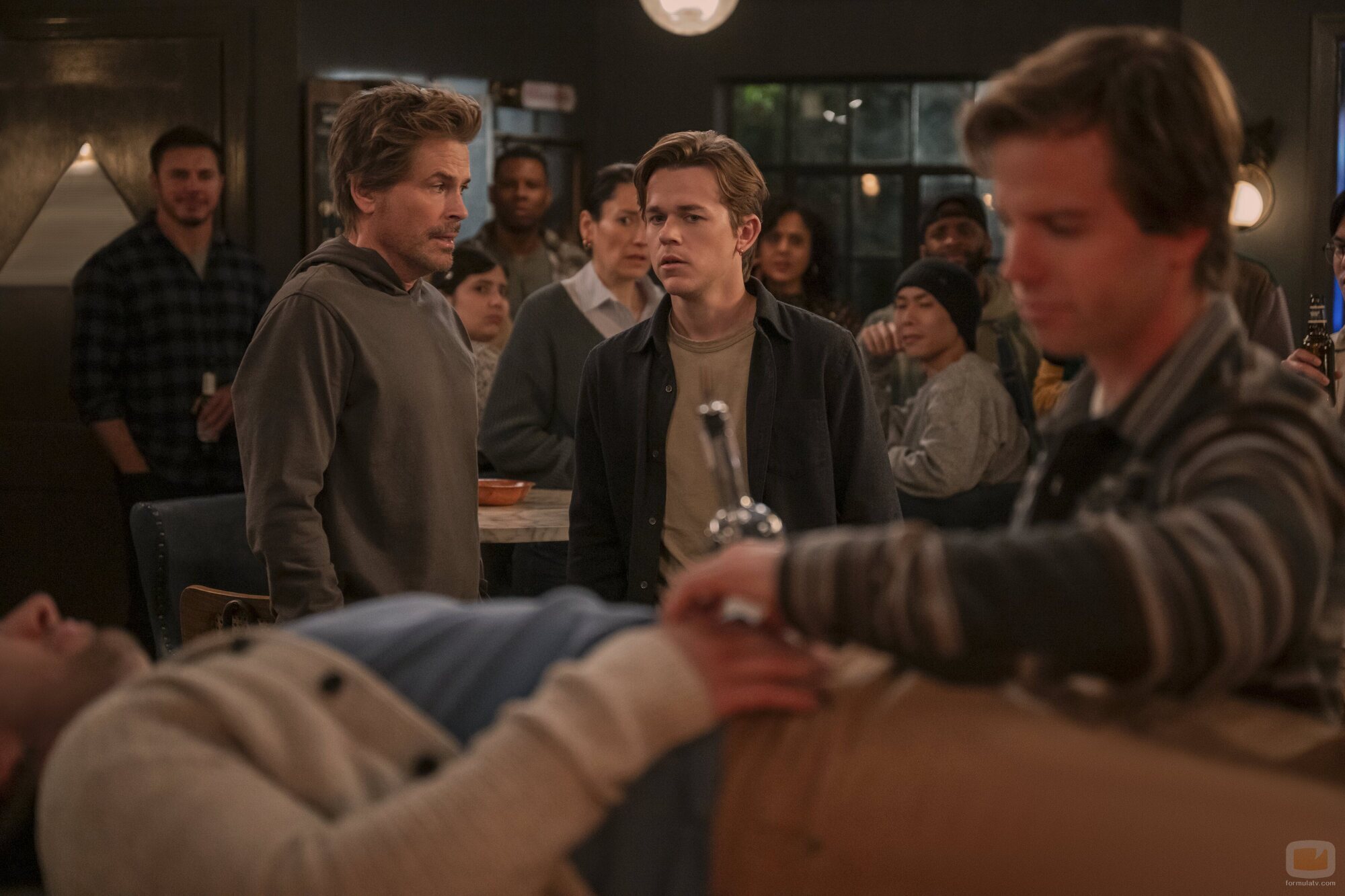 Rob Lowe y John Owen Lowe en 'Retiro de empresa' de 'Unstable'