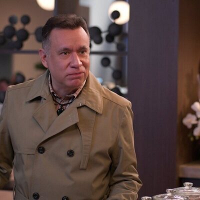 Fred Armisen en 2x06 titulado 'Amenaza anónima' de 'Inestable'