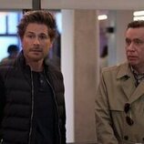 Rob Lowe y Fred Armisen en la temporada 2 y el capítulo 06 de 'Inestable'
