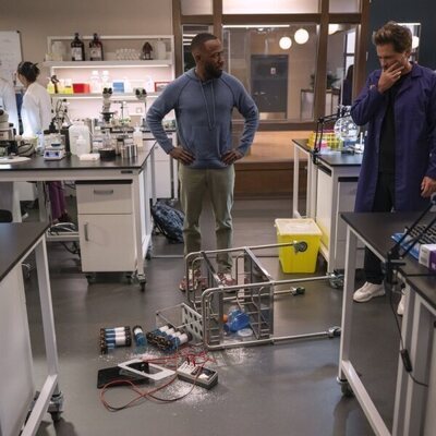 Imagen de 2x08 titulado 'La Universidad de Ellis' de 'Inestable'