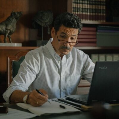 Óscar Higares en 1x08 'Episode #1.8' de 'Cuando nadie nos ve'
