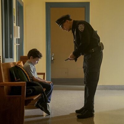 Frankie DeMaio en 5x01 titulado 'El hombre más afortunado de Nueva York' de 'You'