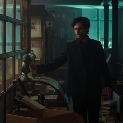 Penn Badgley en la temporada 5 y el capítulo 01 de 'You'