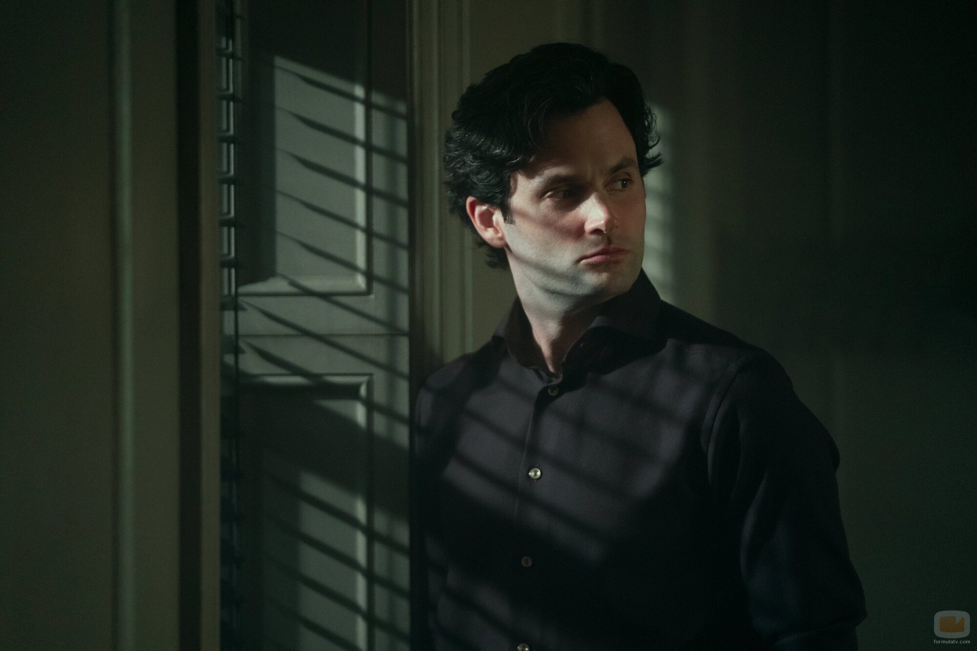 Penn Badgley en 'El hombre más afortunado de Nueva York' de 'You'