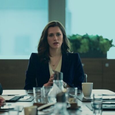 Charlotte Ritchie en la temporada 5 y el capítulo 04 de 'You'