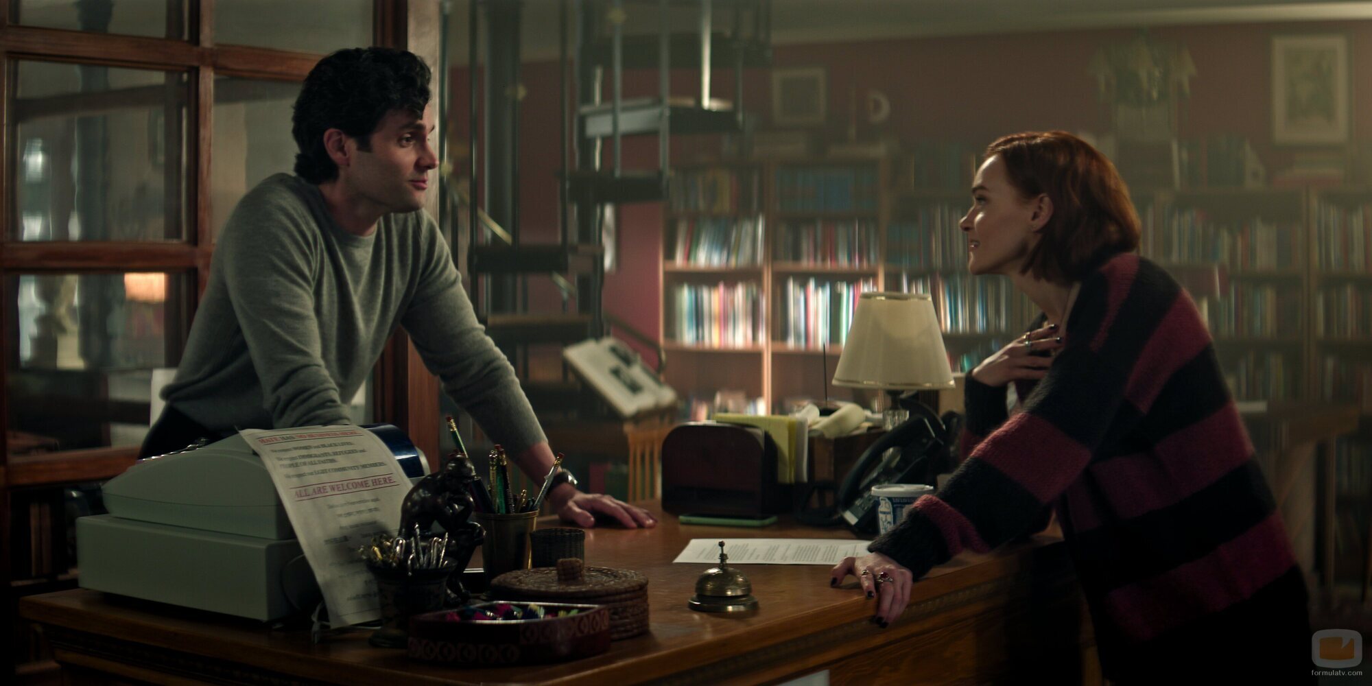 Penn Badgley y Madeline Brewer en Capítulo 4 titulado 'No, Maddie, Maddie, Maddie' de 'You'