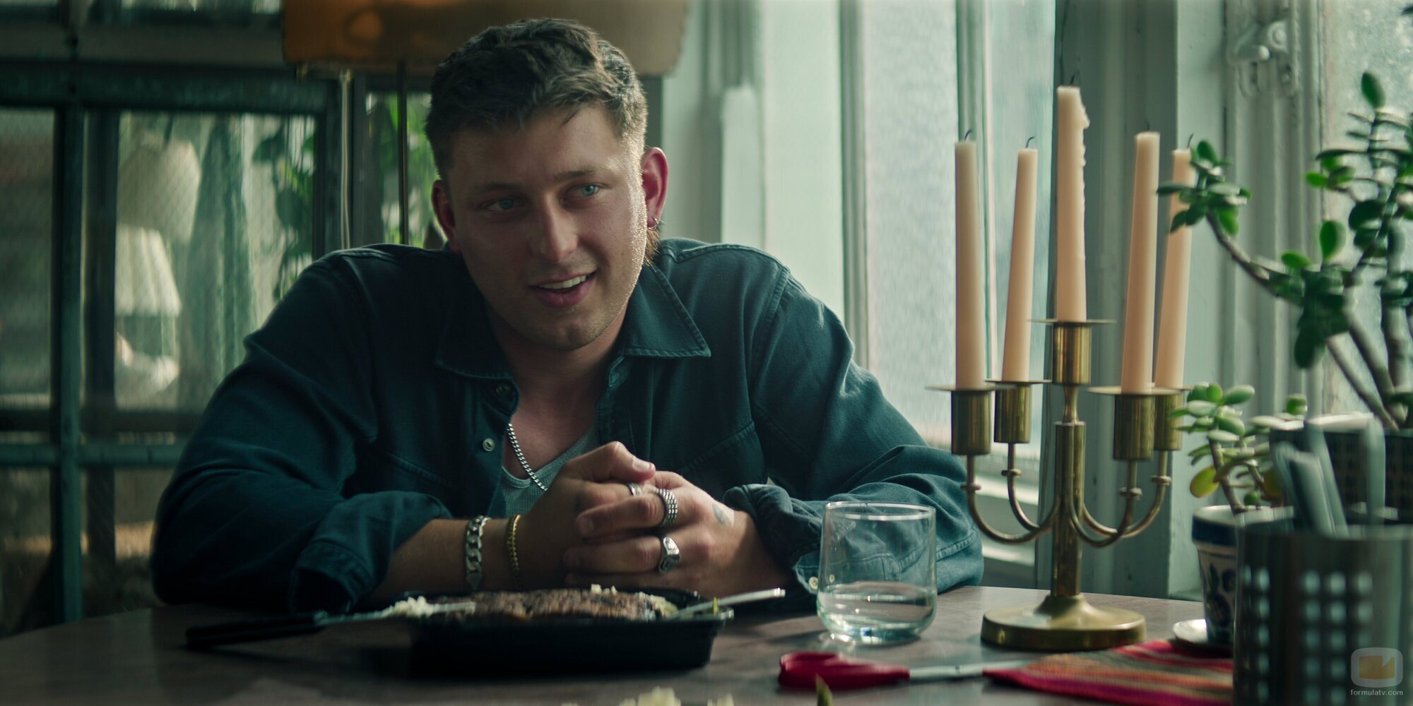 Temporada 5 y el capítulo 06 de 'You'