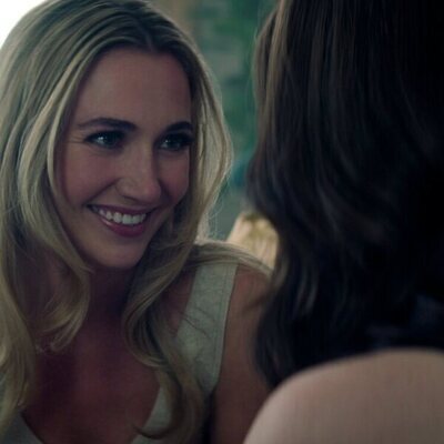 Tilly Keeper en la temporada 5 y el capítulo 08 de 'You'
