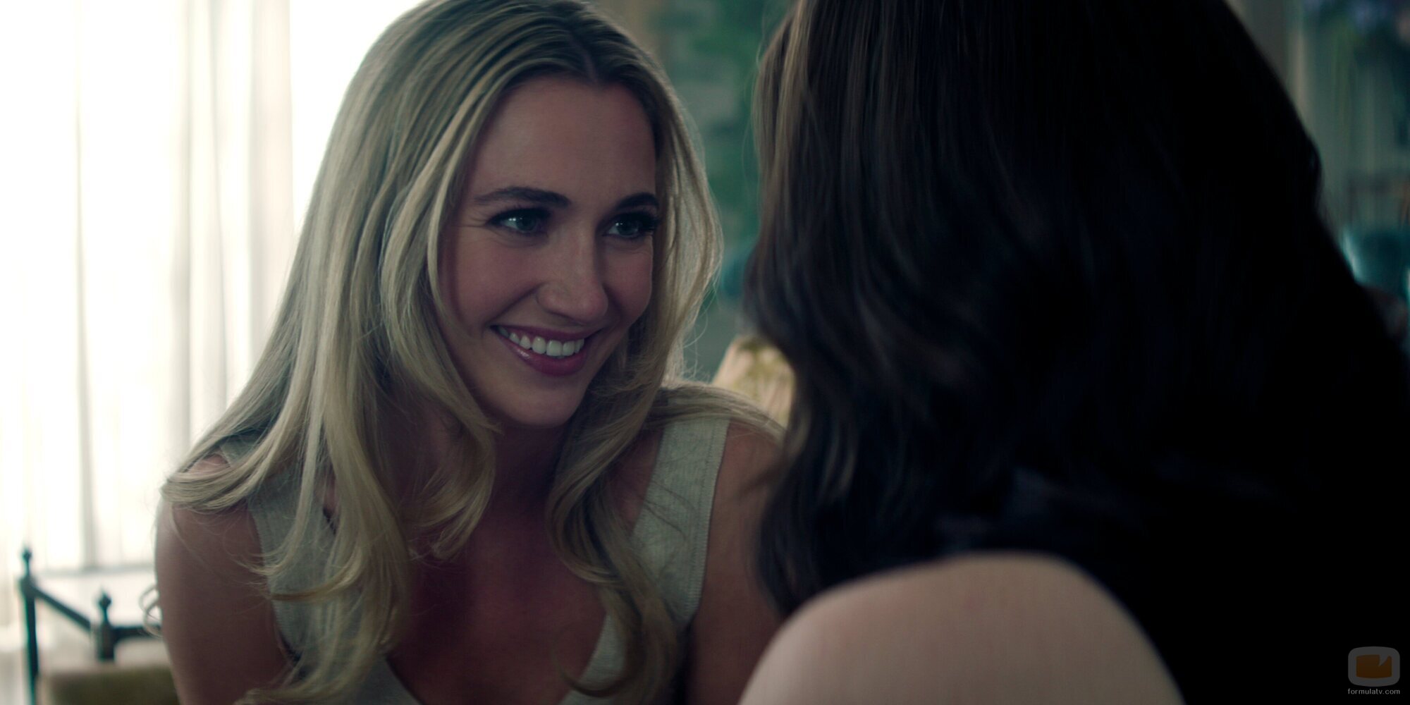 Tilly Keeper en la temporada 5 y el capítulo 08 de 'You'