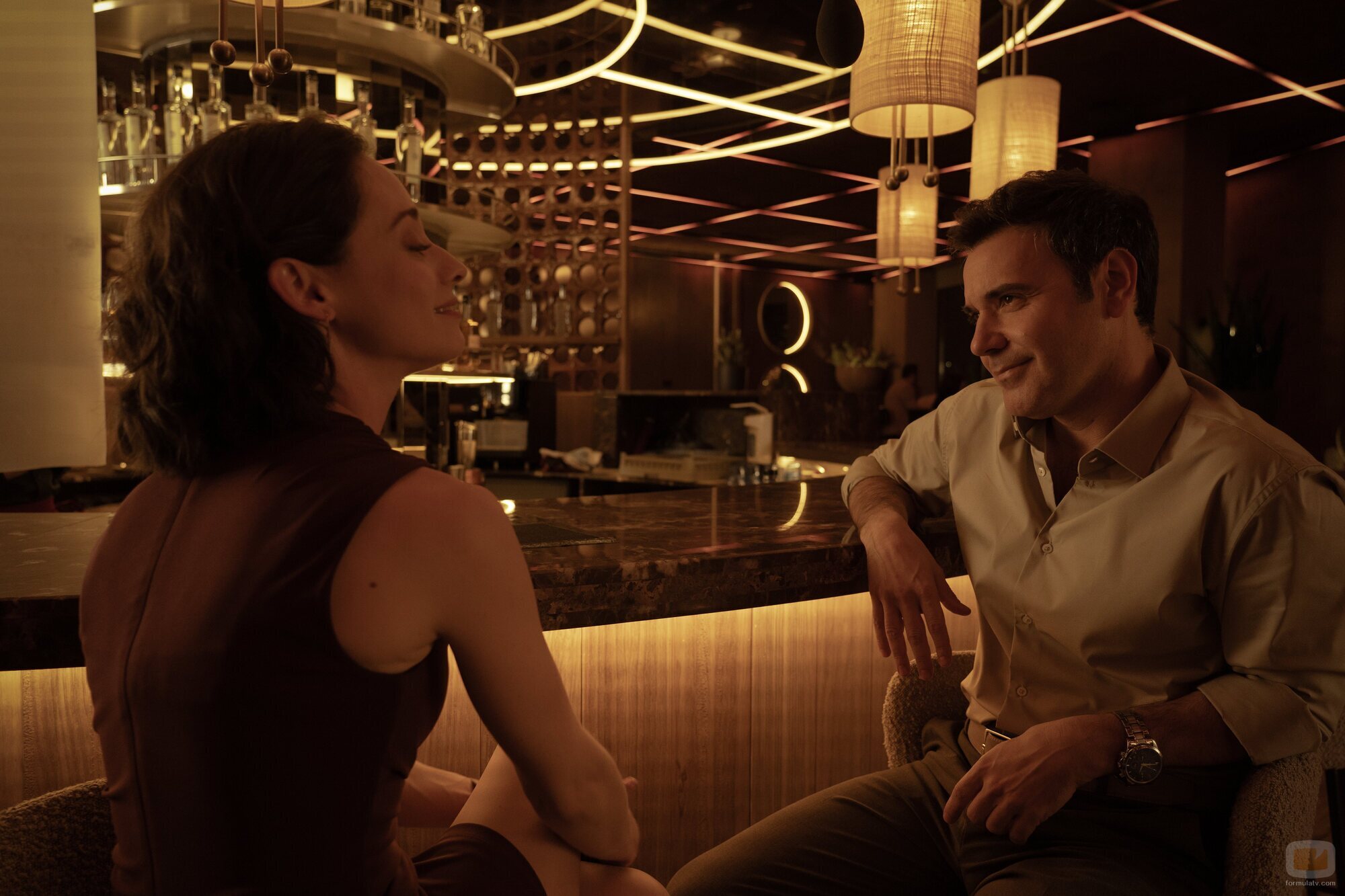 Miquel Fernández y Elena Rivera en 1x06 titulado 'Capítulo 6' de 'Perdiendo el juicio'