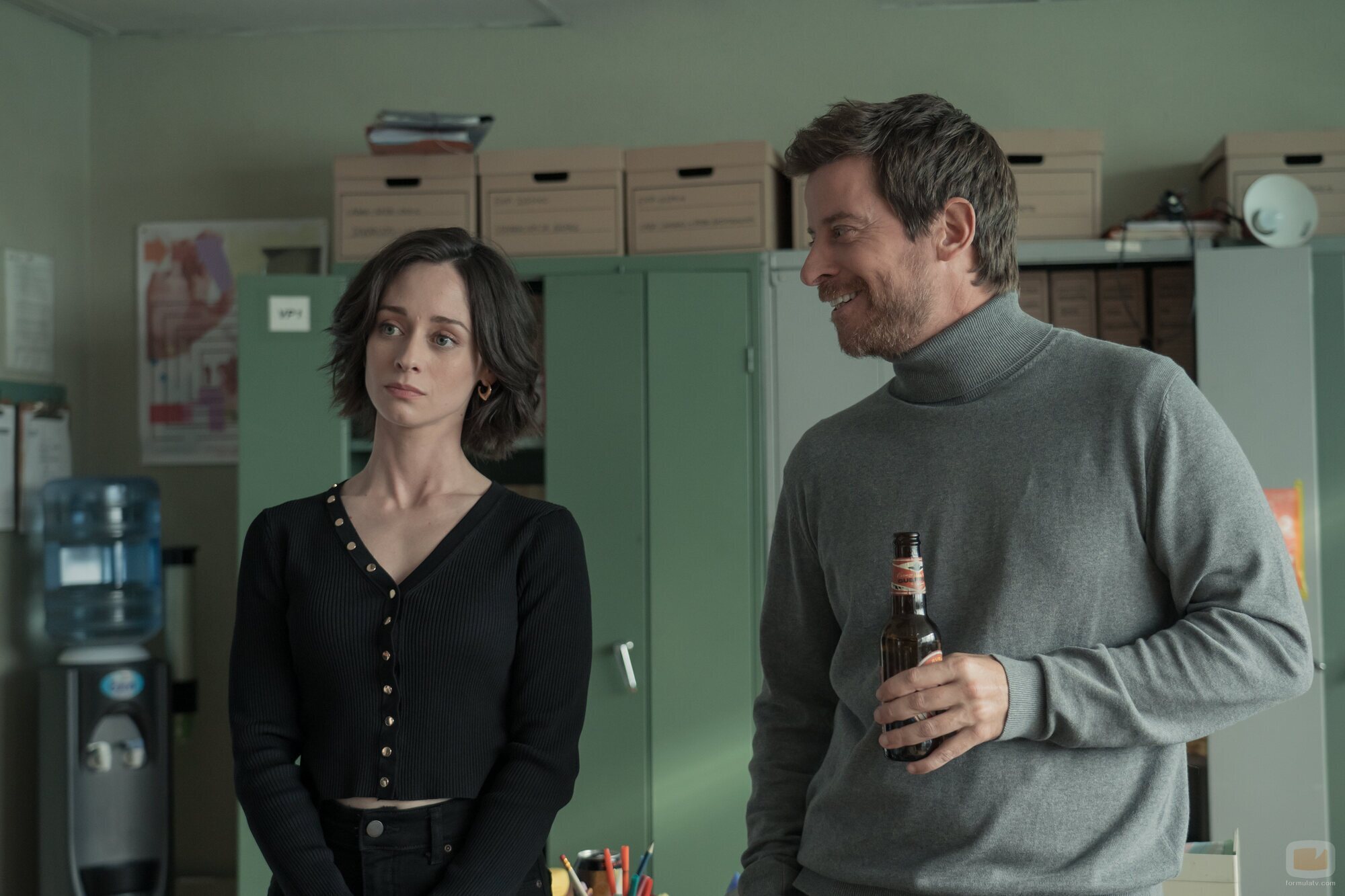 Manu Baqueiro y Elena Rivera en 1x06 titulado 'Capítulo 6' de 'Perdiendo el juicio'