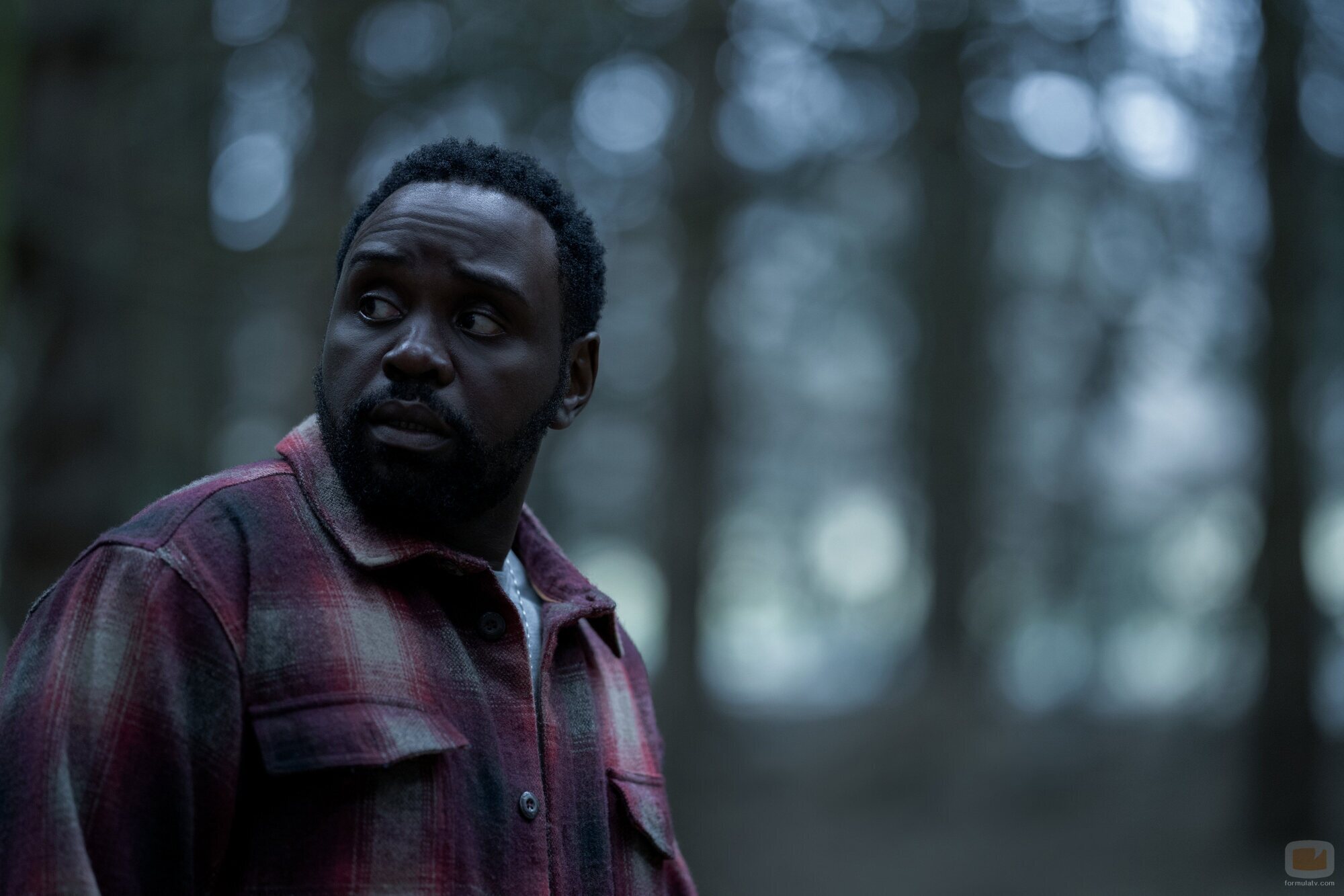 Brian Tyree Henry en 1x08 titulado 'Personas inocentes' de 'Ladrones de drogas'