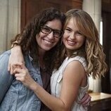 Debby Ryan en el 1x01 de 'Insatiable'