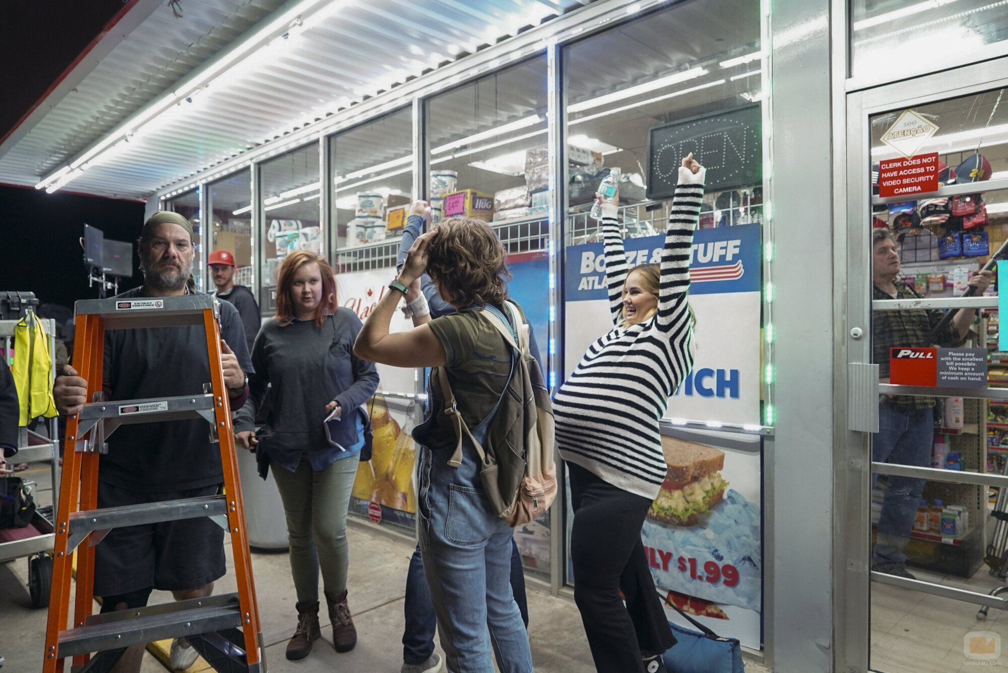 Debby Ryan y Kimmy Shields en Capítulo 1 titulado 'Piloto' de 'Insaciable'