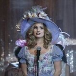 Debby Ryan en 1x08 'Salchichas y pérdidas' de 'Insaciable'