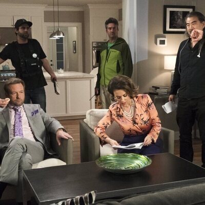 Alyssa Milano y Dallas Roberts en 'Corazón de banana' de 'Insatiable'