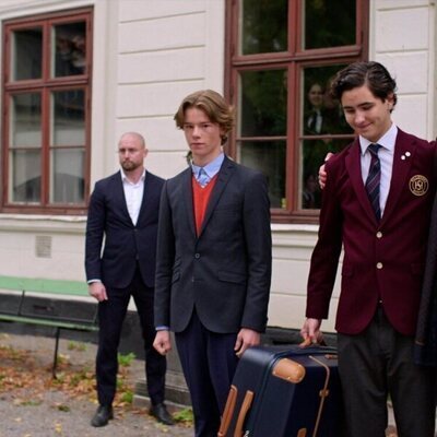 Edvin Ryding y Malte Gårdinger en 1x01 titulado 'Episodio 1' de 'Jóvenes altezas'
