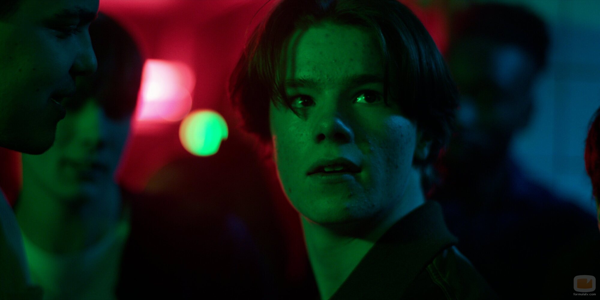 Escena de Edvin Ryding en Capítulo 1 titulado 'Episodio 1' de 'Jóvenes altezas'