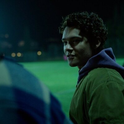 Omar Rudberg en 1x02 'Episodio 2' de 'Jóvenes altezas'