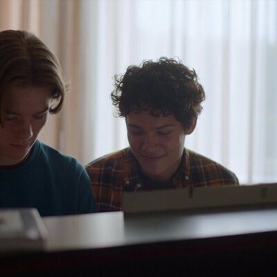 Edvin Ryding y Omar Rudberg en 1x03 'Episodio 3' de 'Jóvenes altezas'