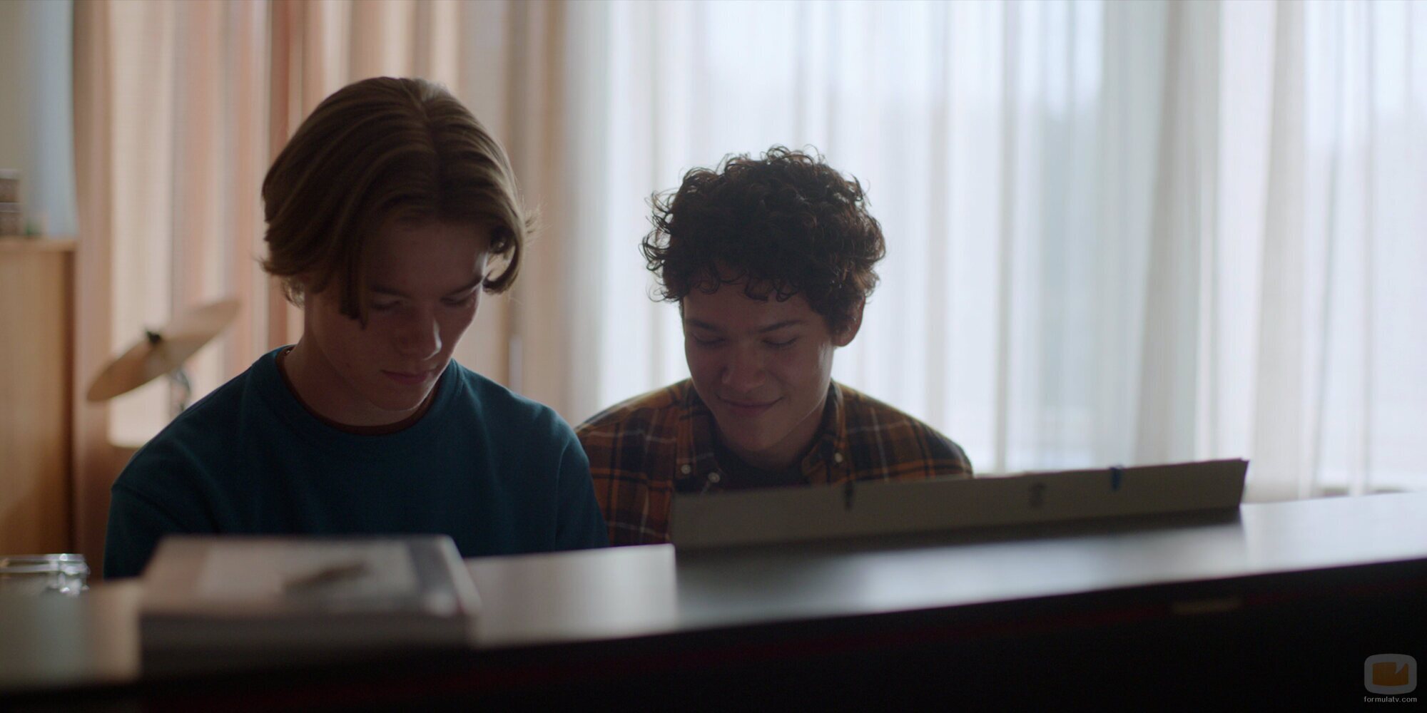 Edvin Ryding y Omar Rudberg en 1x03 'Episodio 3' de 'Jóvenes altezas'