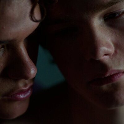 Edvin Ryding y Omar Rudberg en la temporada 1 y el capítulo 04 de 'Jóvenes altezas'