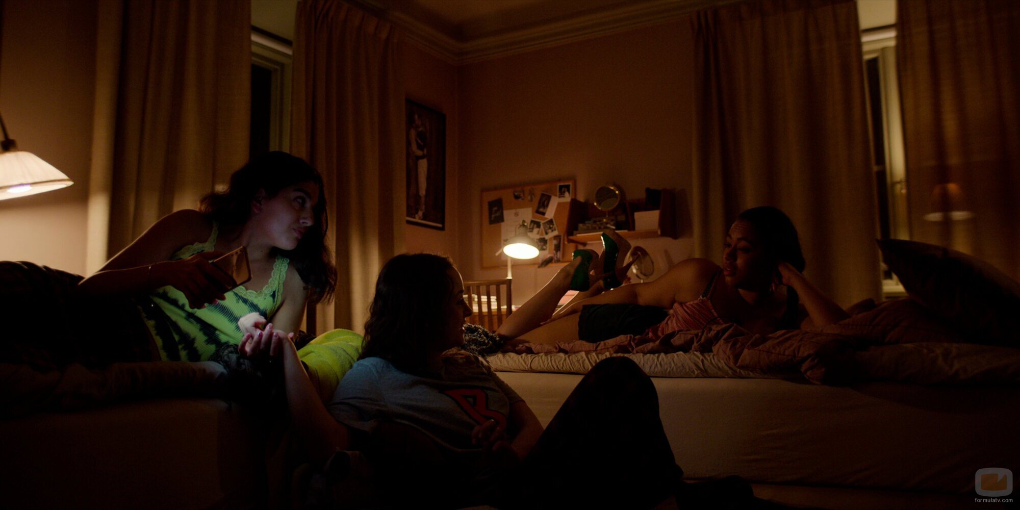 Nikita Uggla en el 1x05 de 'Jóvenes altezas'