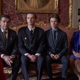 Pernilla August y Edvin Ryding en 1x01 titulado 'Episodio 1' de 'Jóvenes altezas'