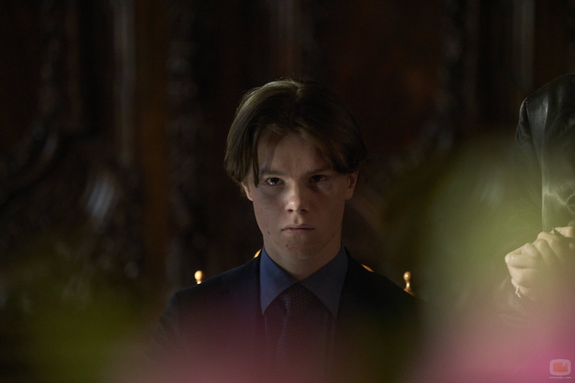 Escena de Edvin Ryding en 1x01 'Episodio 1' de 'Jóvenes altezas'