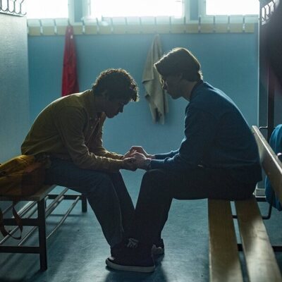 Edvin Ryding y Omar Rudberg en el 1x06 de 'Jóvenes altezas'