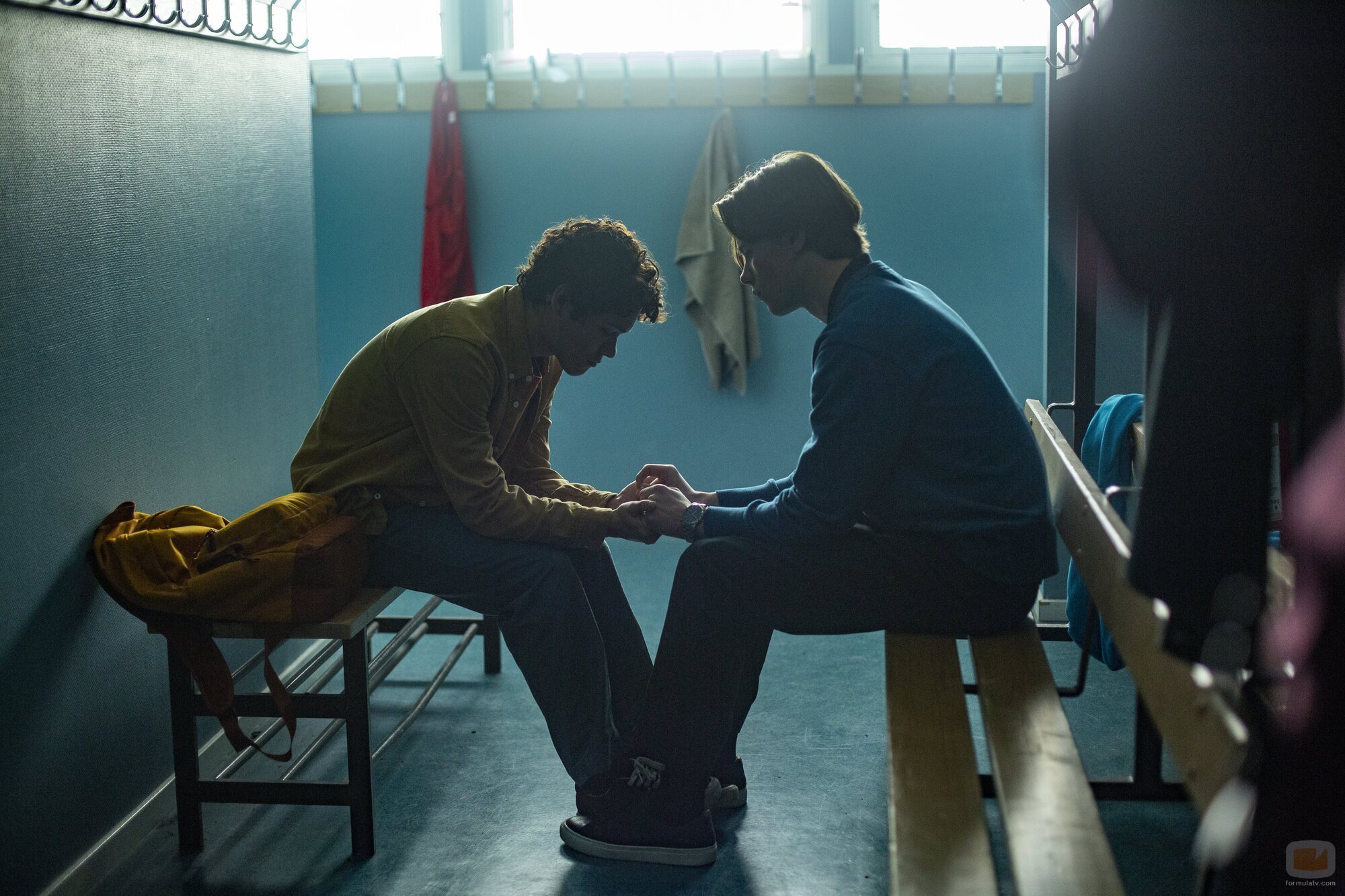 Edvin Ryding y Omar Rudberg en el 1x06 de 'Jóvenes altezas'
