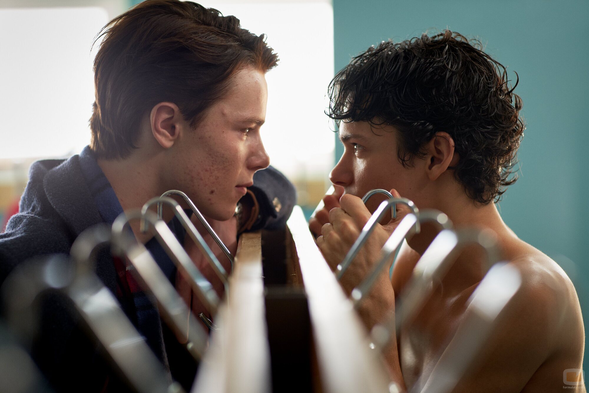 Edvin Ryding y Omar Rudberg en el 2x03 de 'Jóvenes altezas'