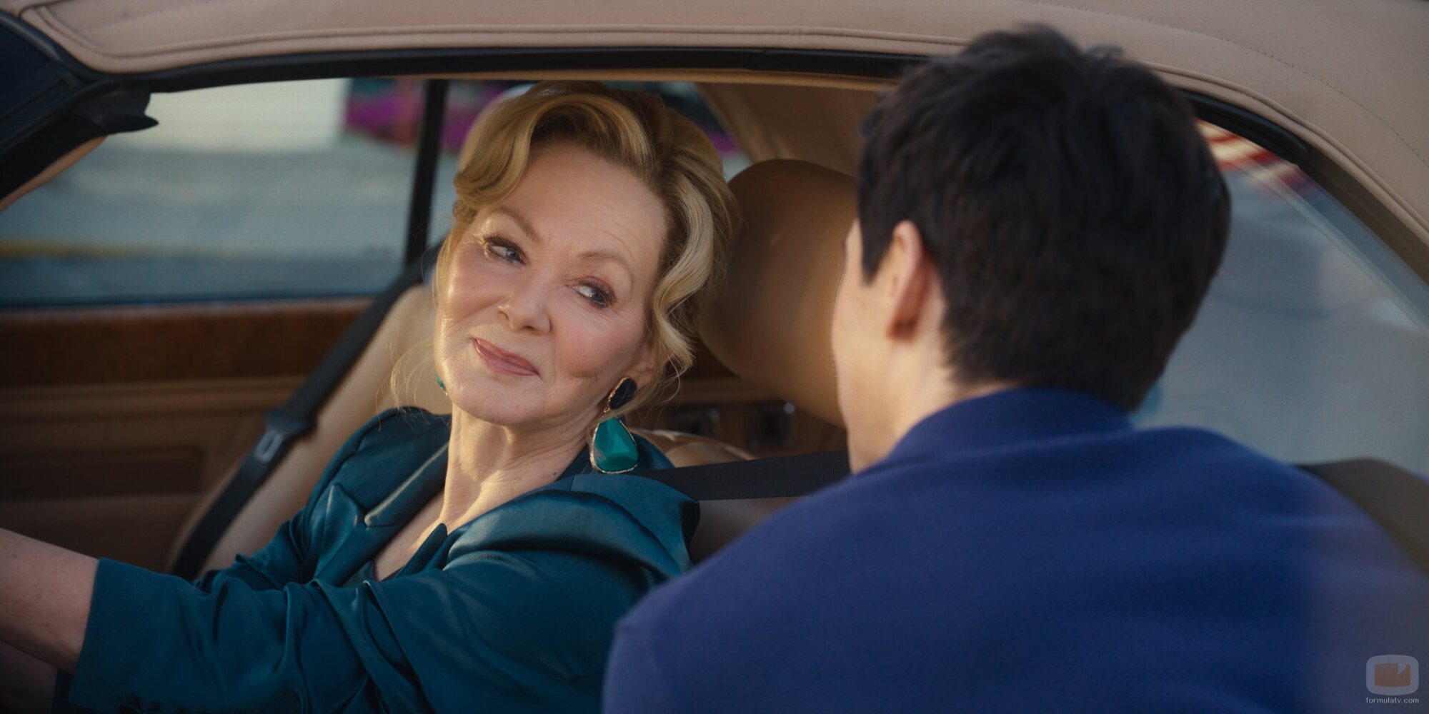 Jean Smart en 4x01 titulado 'Una Chica Grande y Valiente' de 'Hacks'