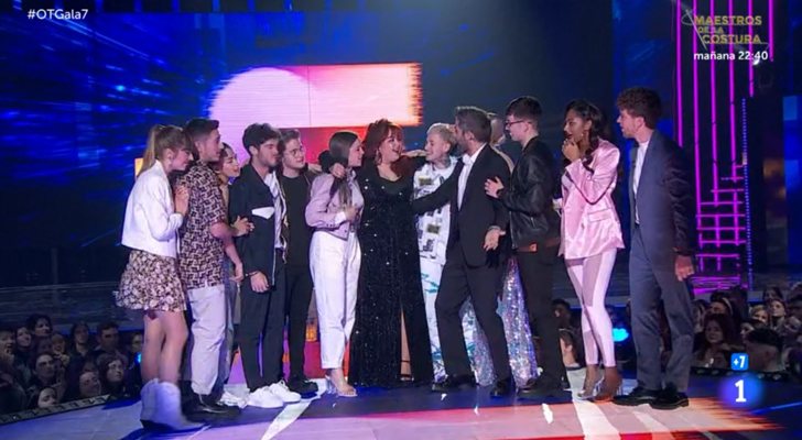 Ariadna y los concursantes de 'OT 2020', durante su breve reencuentro en la Gala 7