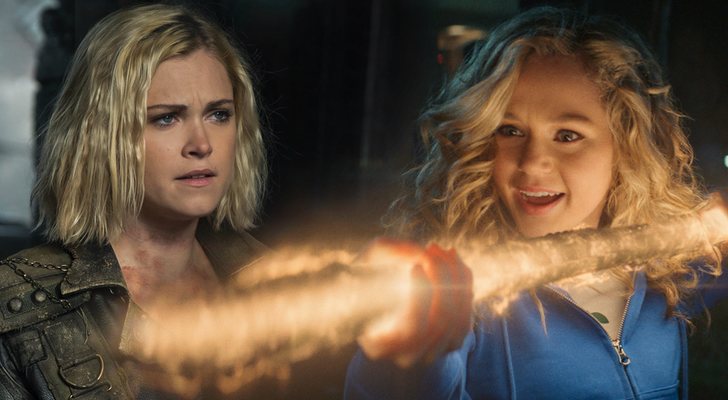 Eliza Taylor en 'The 100' y Brec Bassinger en 'Stargirl'