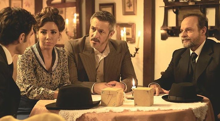 Sandra Cervera, Fernando Coronado y Ramón Ibarra en 'El secreto de Puente Viejo'