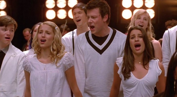 "Keep Holding On" fue el tema que unió al Glee Club por el embarazo de Quinn