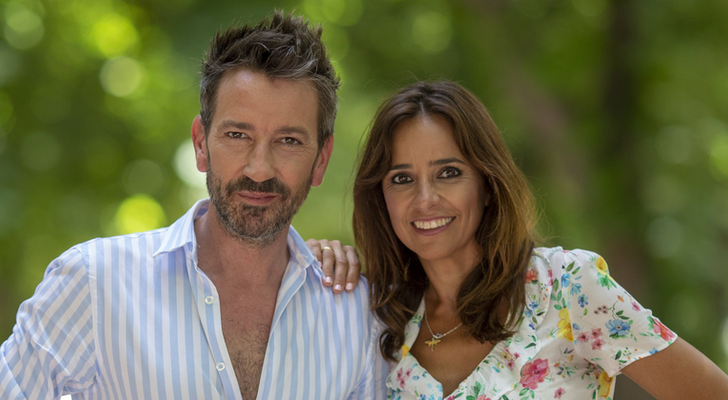 David Valldeperas y Carmen Alcayde, presentadores de 'El madroño'