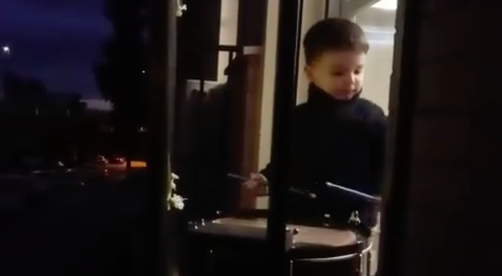 Hugo Molina en su balcón