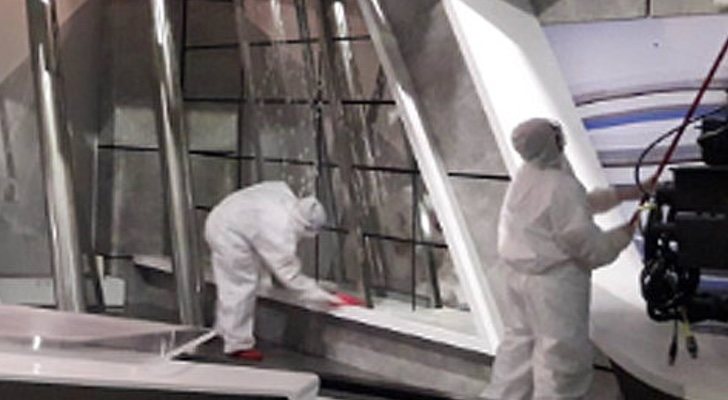 Equipo de desinfección de los platós de Canal Sur