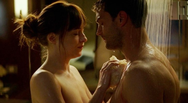 Jamie Dornan y Dakota Johnson en 'Cincuenta sombras más oscuras'