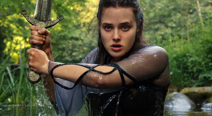 Katherine Langford en 'Maldita'