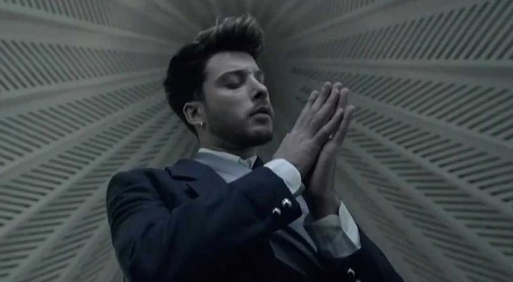 Blas Cantó interpreta &quot;Universo&quot; en &#39;Eurovisión: Europe Shine a Light&#39;