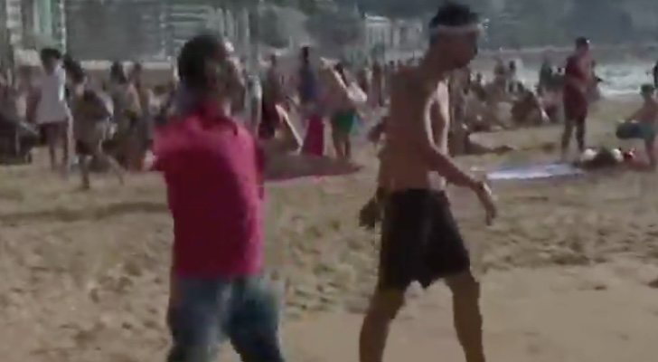 Momento de la agresión al reportero de &#39;Más vale tarde&#39;